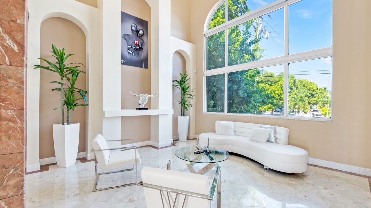Photo of Livingroom in North Bay Village