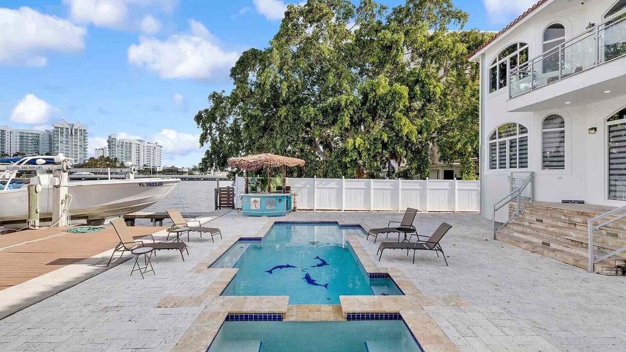 Photo of Outdoor in North Bay Village