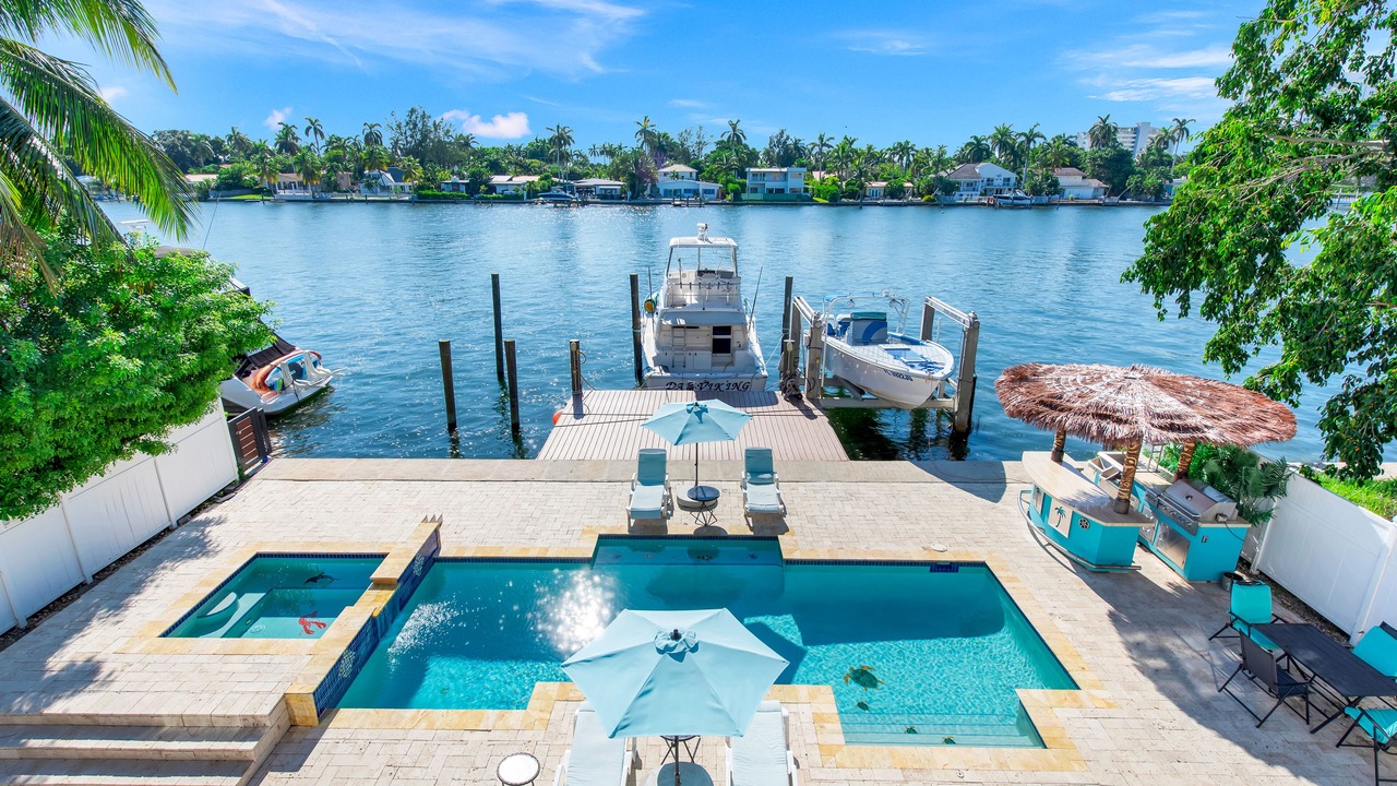 Photo of Outdoor in North Bay Village