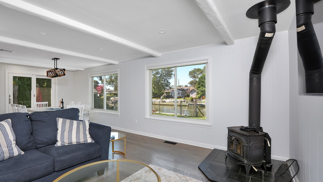 Photo of Livingroom in East Quogue