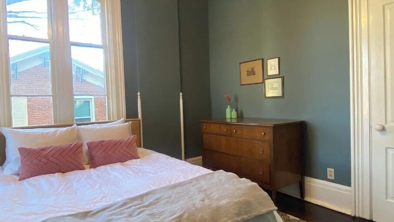 Photo of Bedroom in Niles