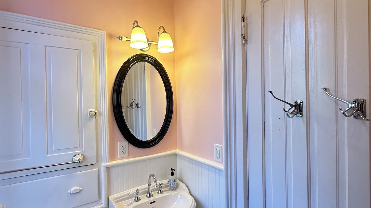 Photo of Bathroom in Niles