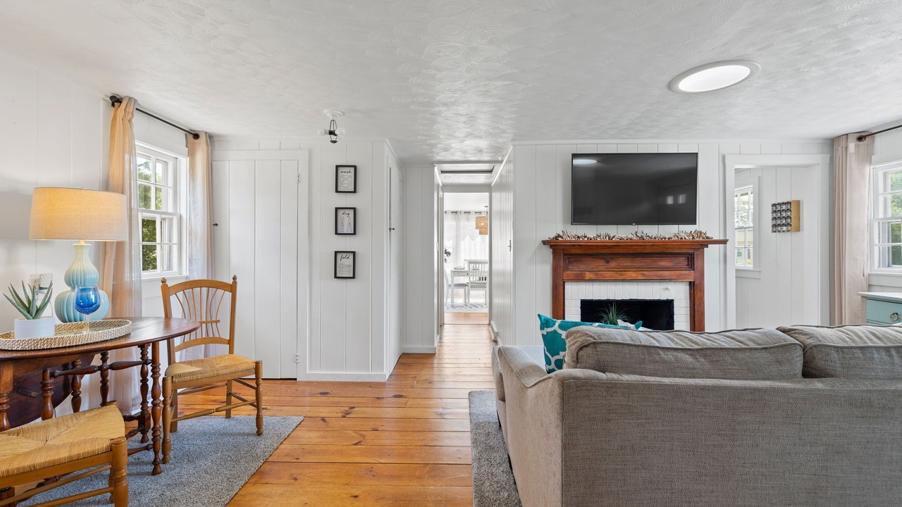 Photo of Livingroom in Bass River