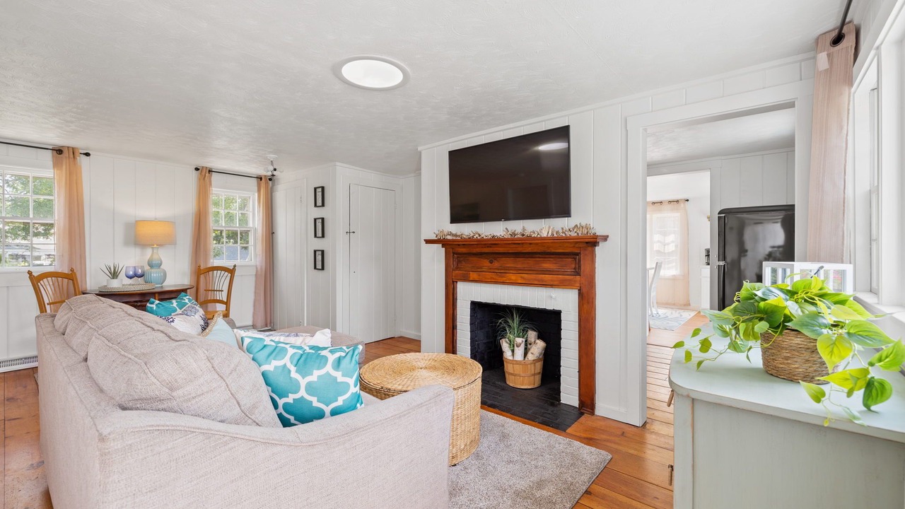 Photo of Livingroom in Bass River