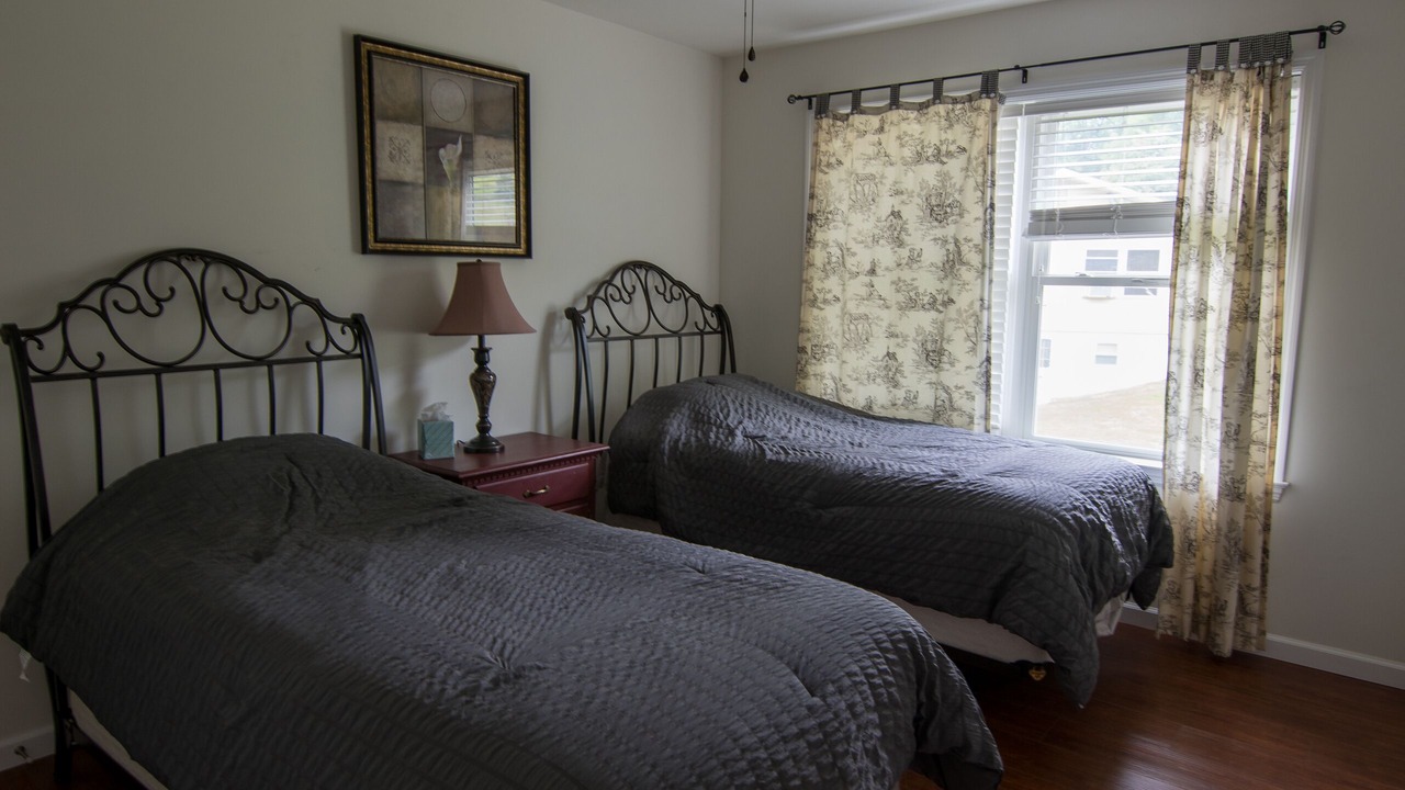 Photo of Bedroom in Lakeside
