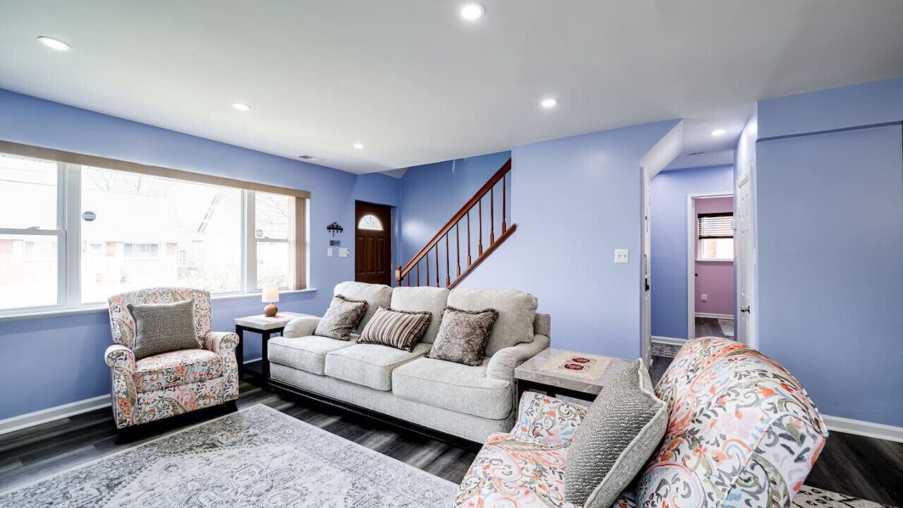 Photo of Livingroom in Seminary Hill