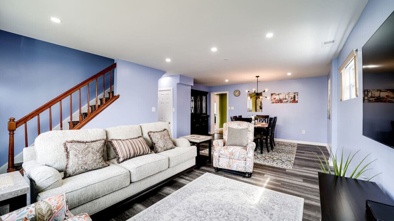 Photo of Livingroom in Seminary Hill