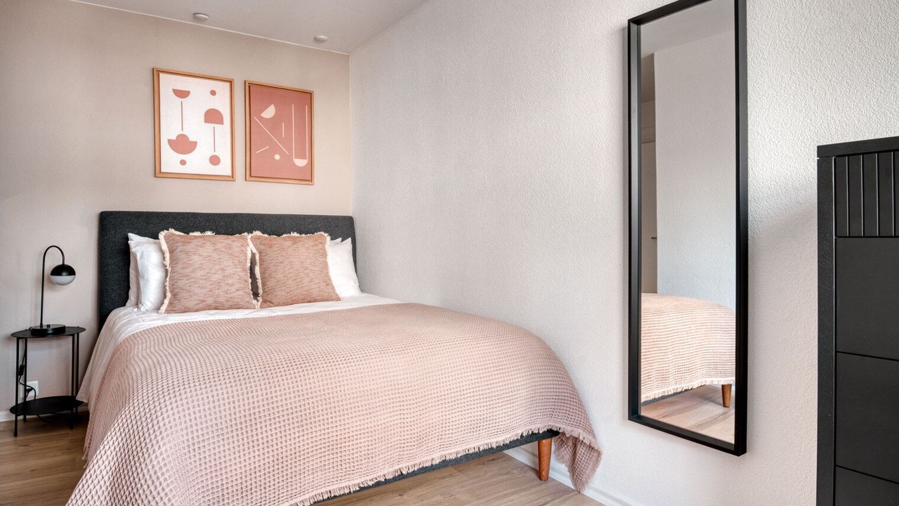 Photo of Bedroom in Iselin