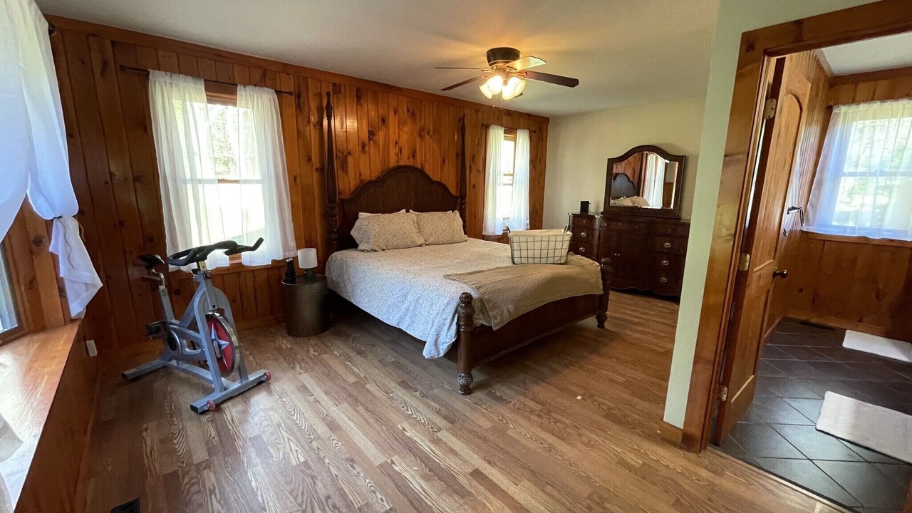 Photo of Bedroom in Saratoga Springs