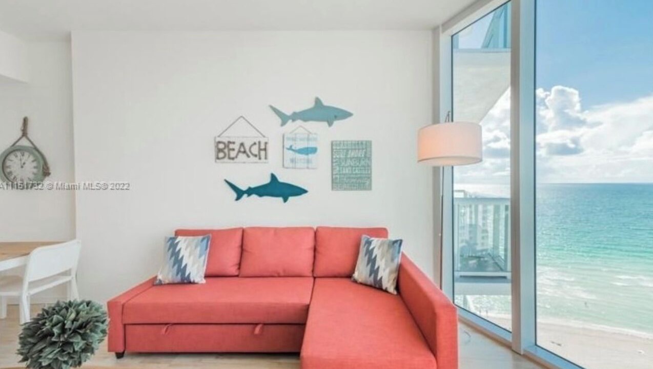 Photo of Livingroom in North Beach