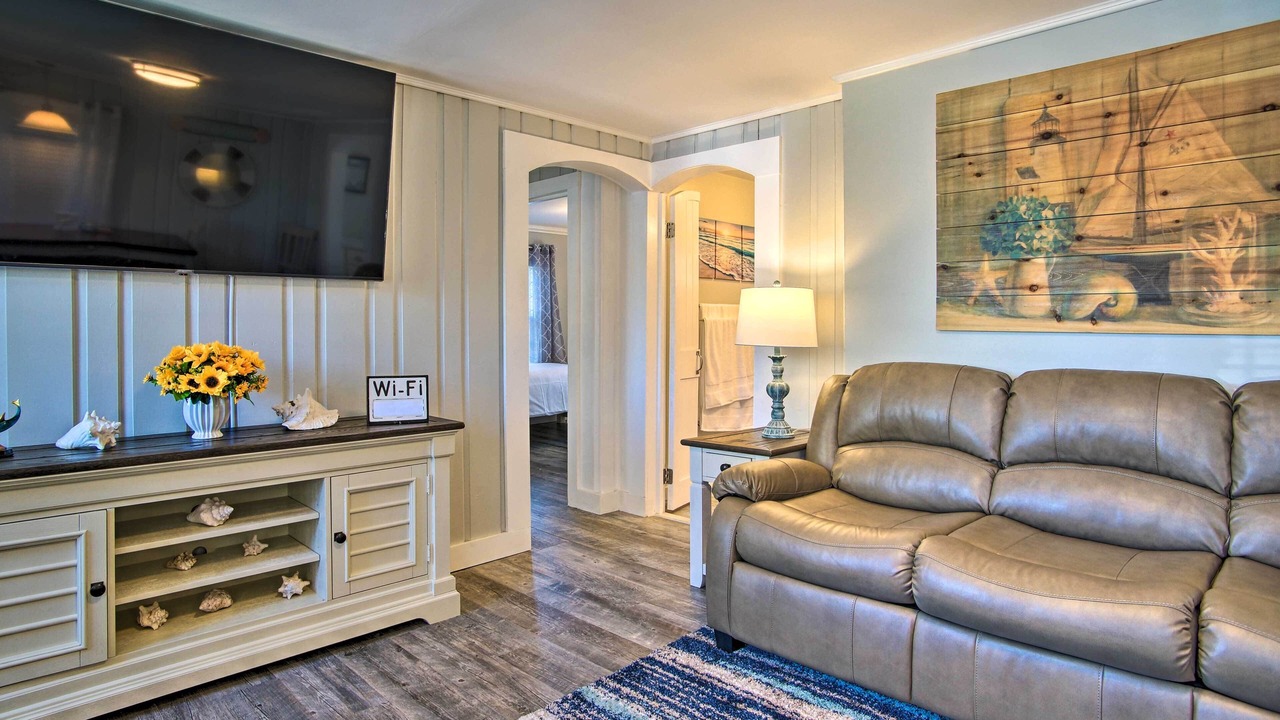 Photo of Livingroom in Wareham Center