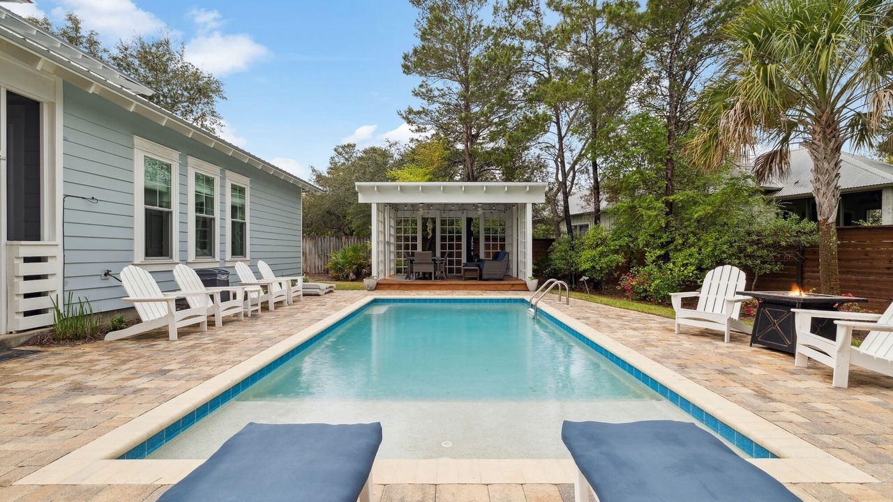 Photo of Outdoor in White's Gulfview