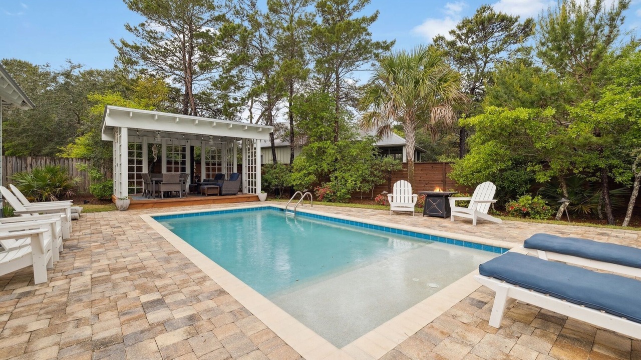 Photo of Outdoor in White's Gulfview