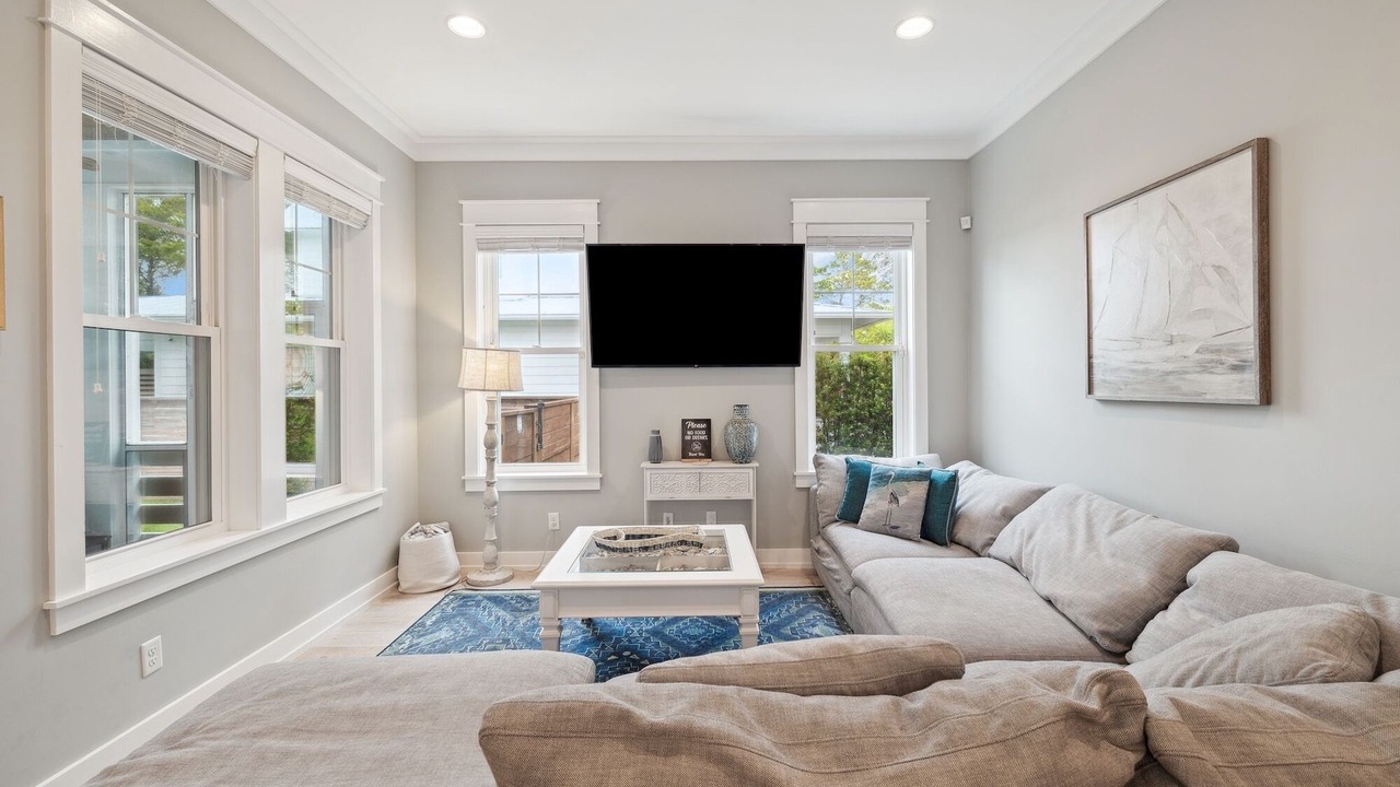 Photo of Livingroom in White's Gulfview