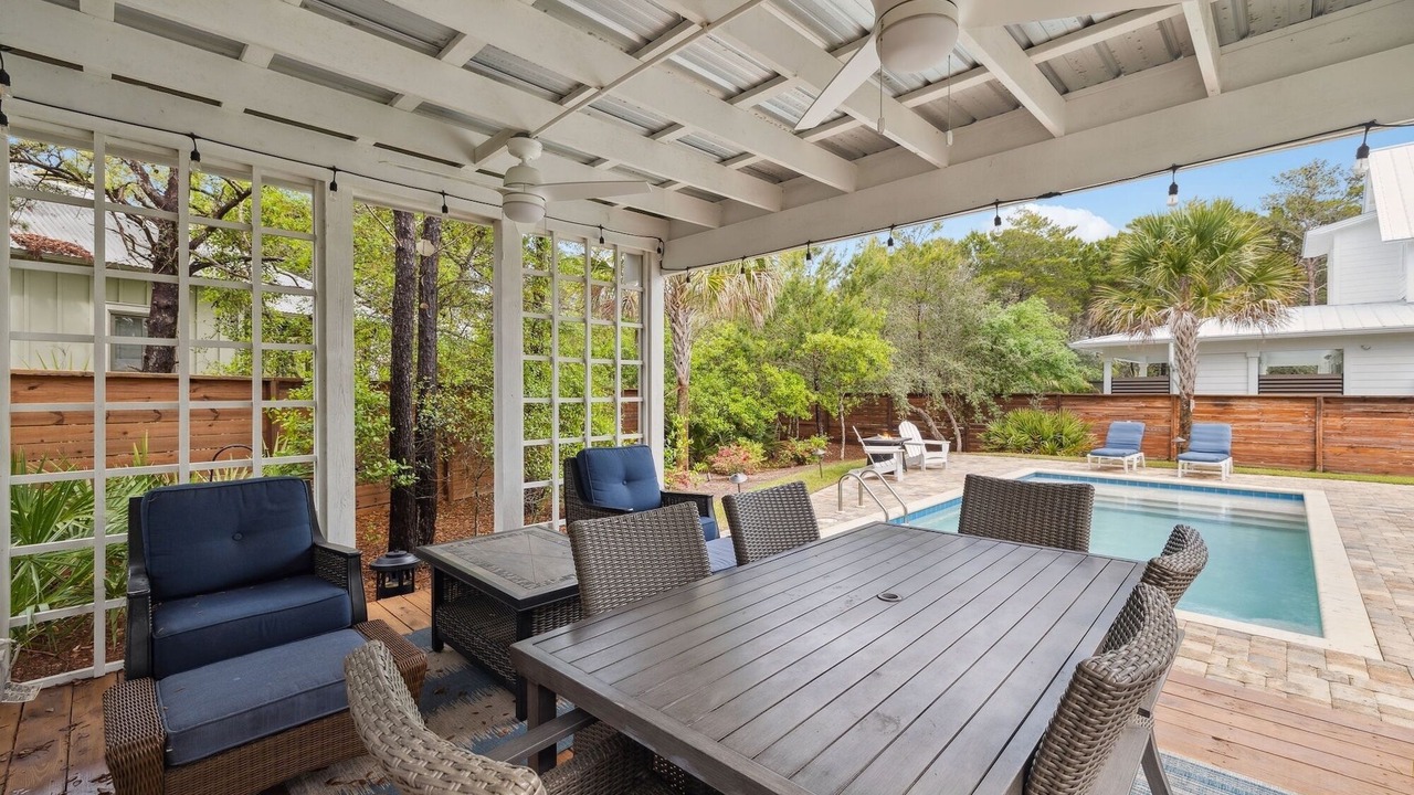 Photo of Outdoor in White's Gulfview