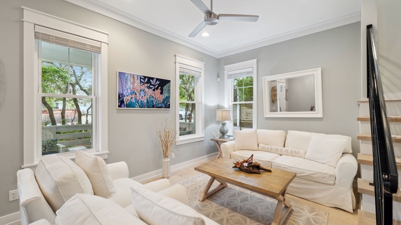 Photo of Livingroom in White's Gulfview