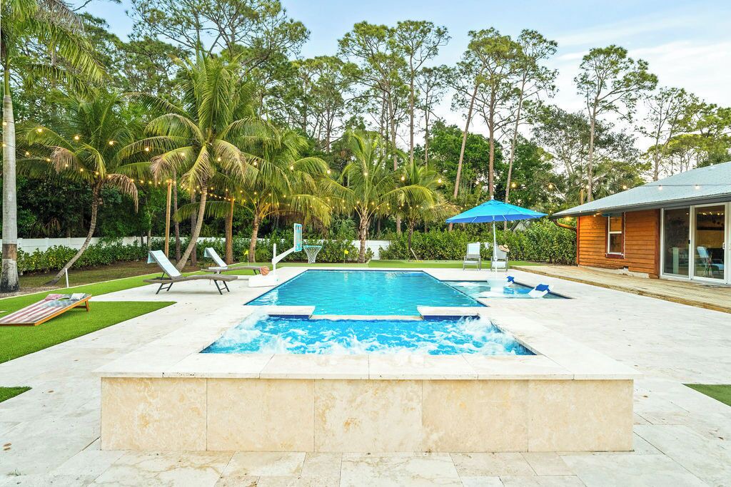 Photo of Outdoor in Jupiter Farms
