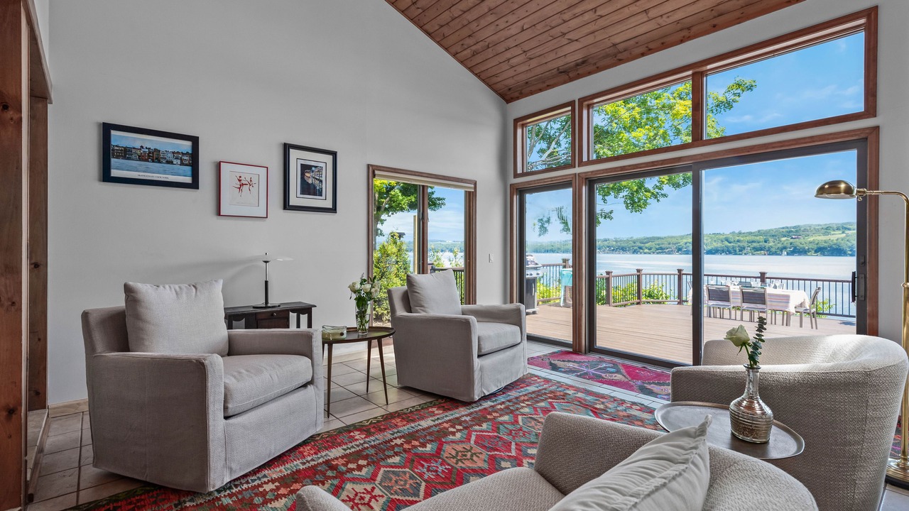 Photo of Livingroom in Skaneateles
