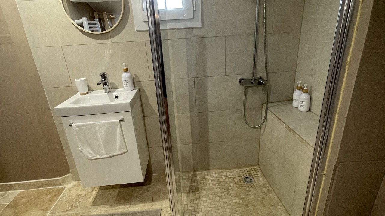 Photo of Bathroom in Sorgues