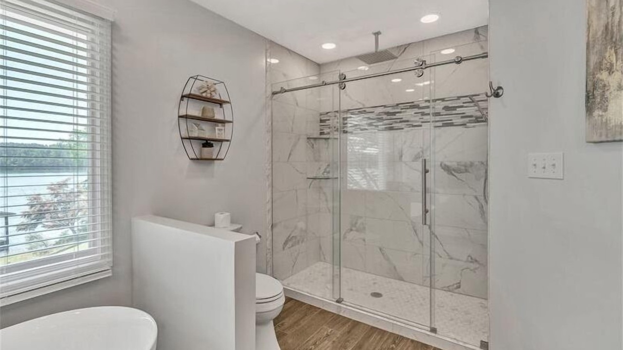 Photo of Bathroom in Moneta