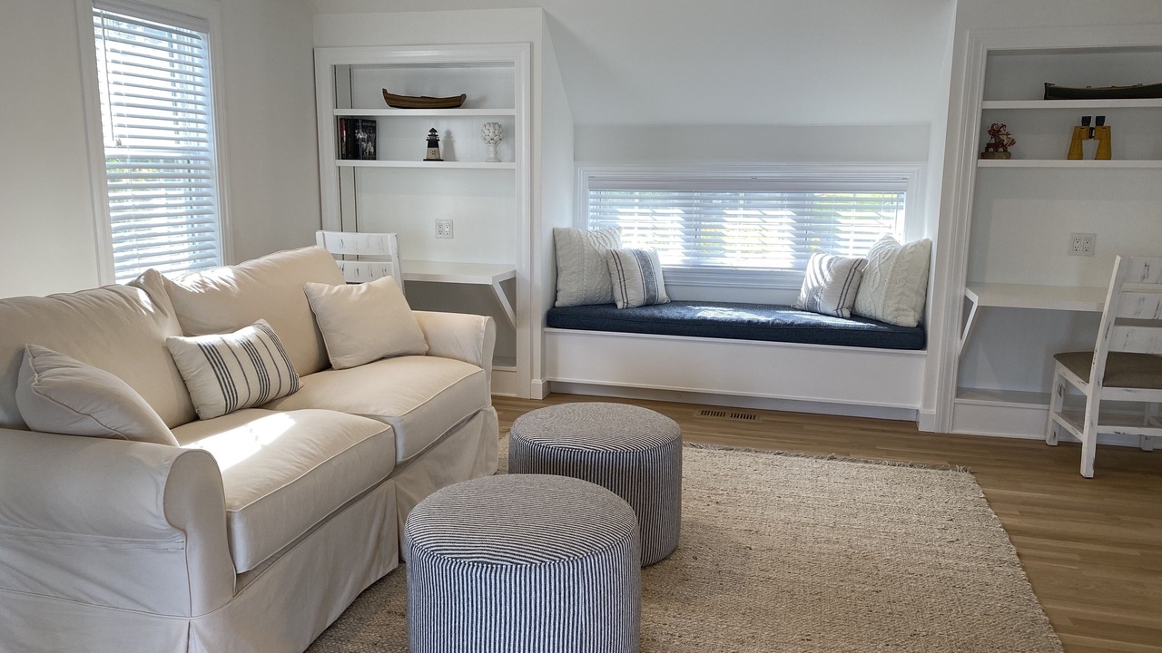 Photo of Livingroom in West Yarmouth