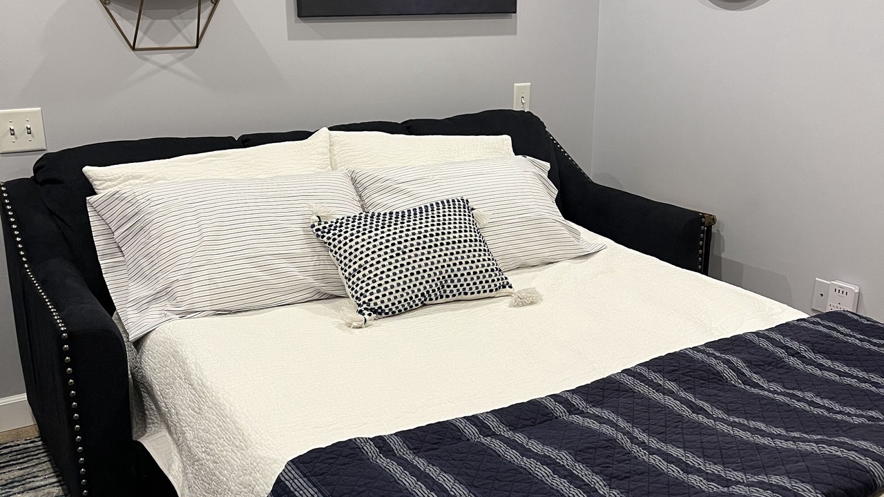 Photo of Bedroom in Lake Dalecarlia