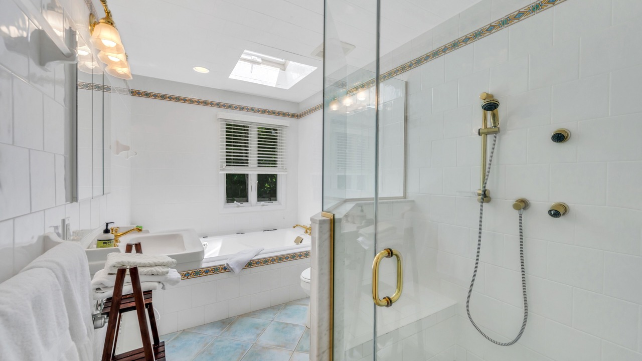 Photo of Bathroom in Shinnecock Hills