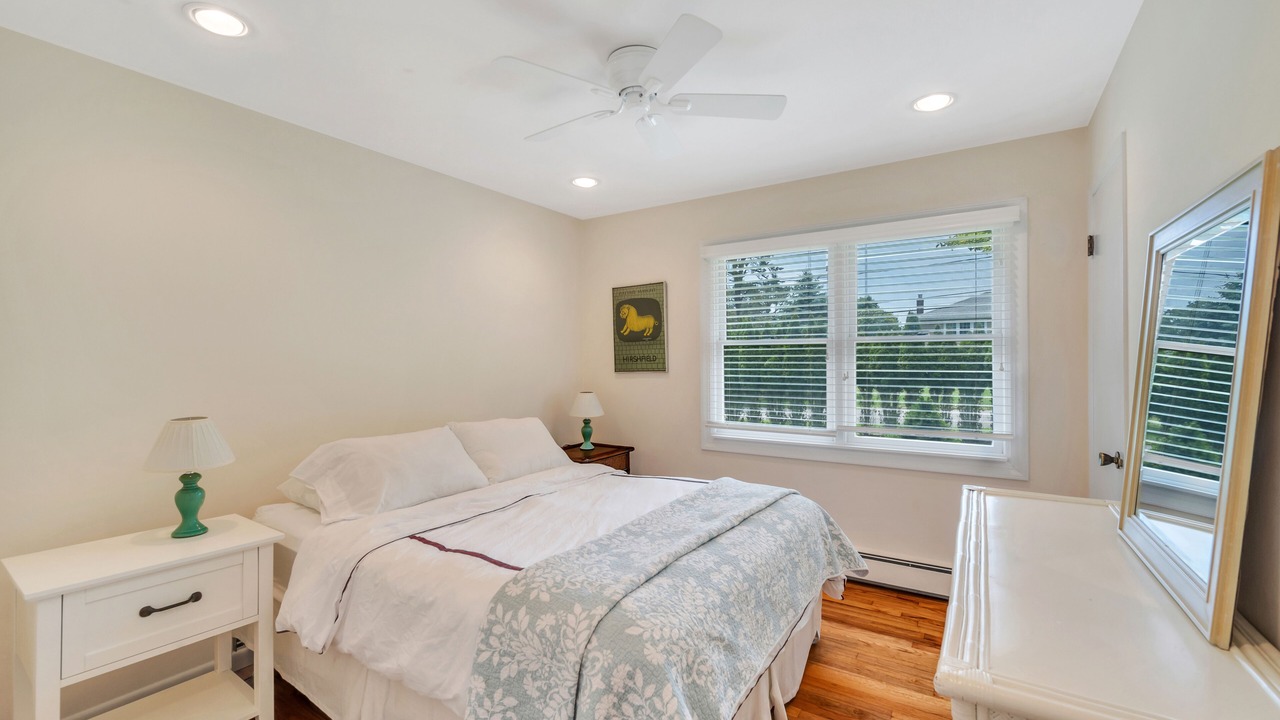 Photo of Bedroom in Shinnecock Hills