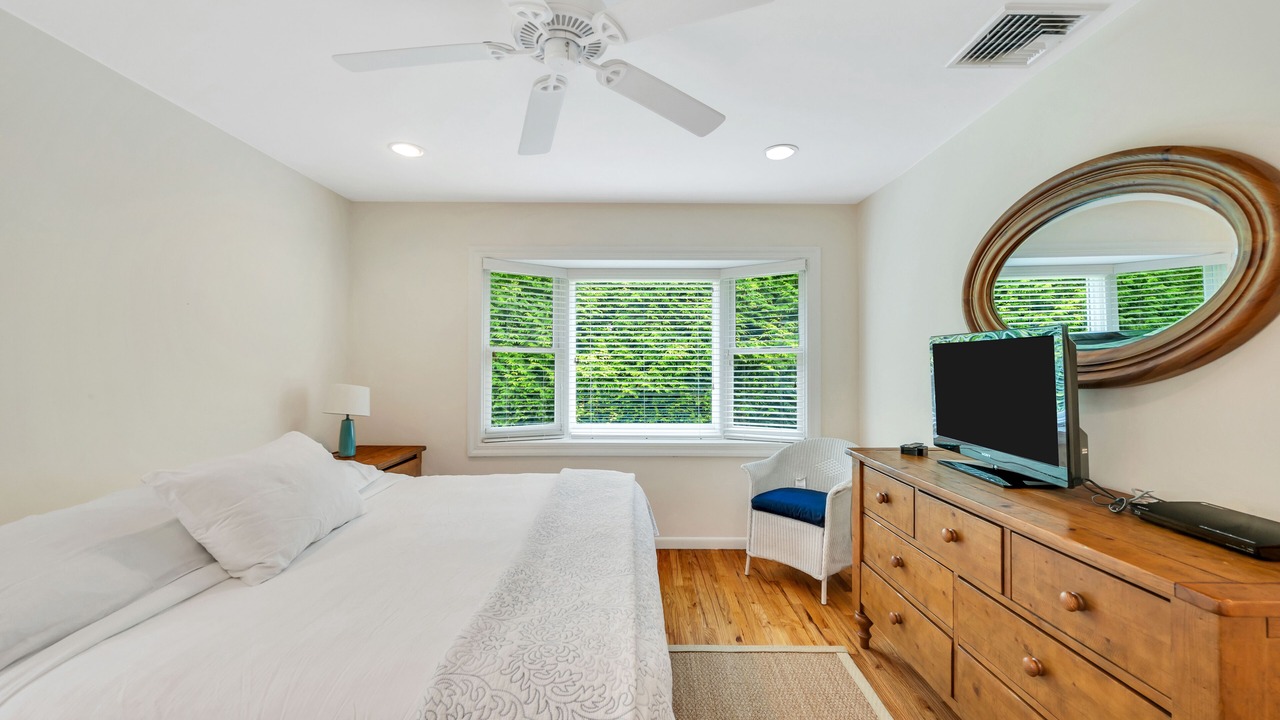Photo of Bedroom in Shinnecock Hills