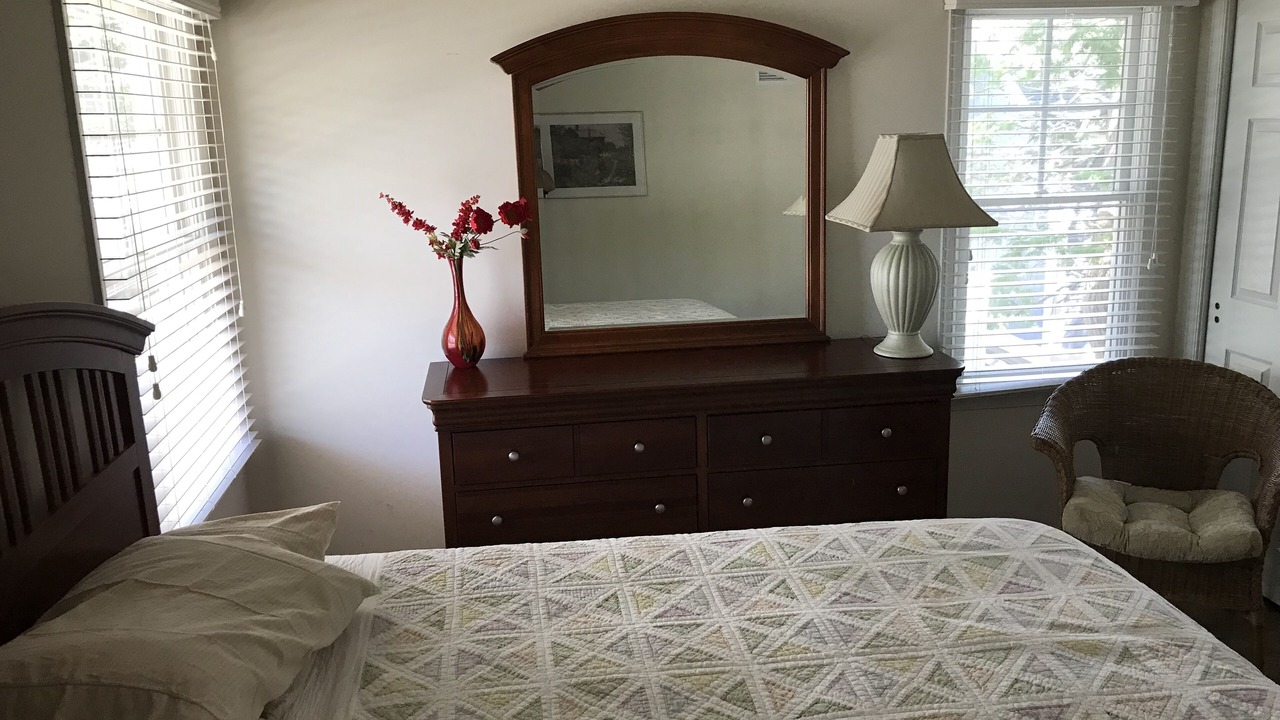 Photo of Bedroom in Avalon