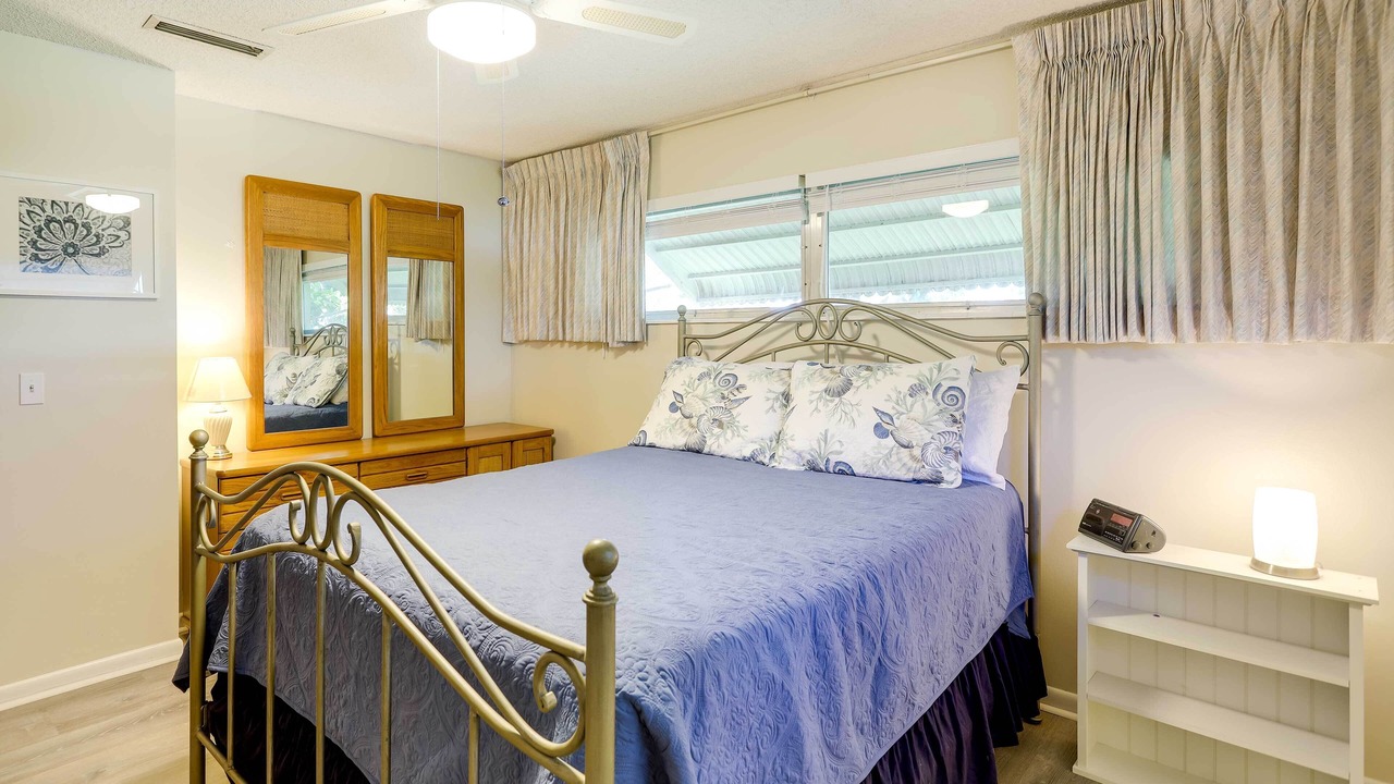 Photo of Bedroom in Catalina Isle Estates