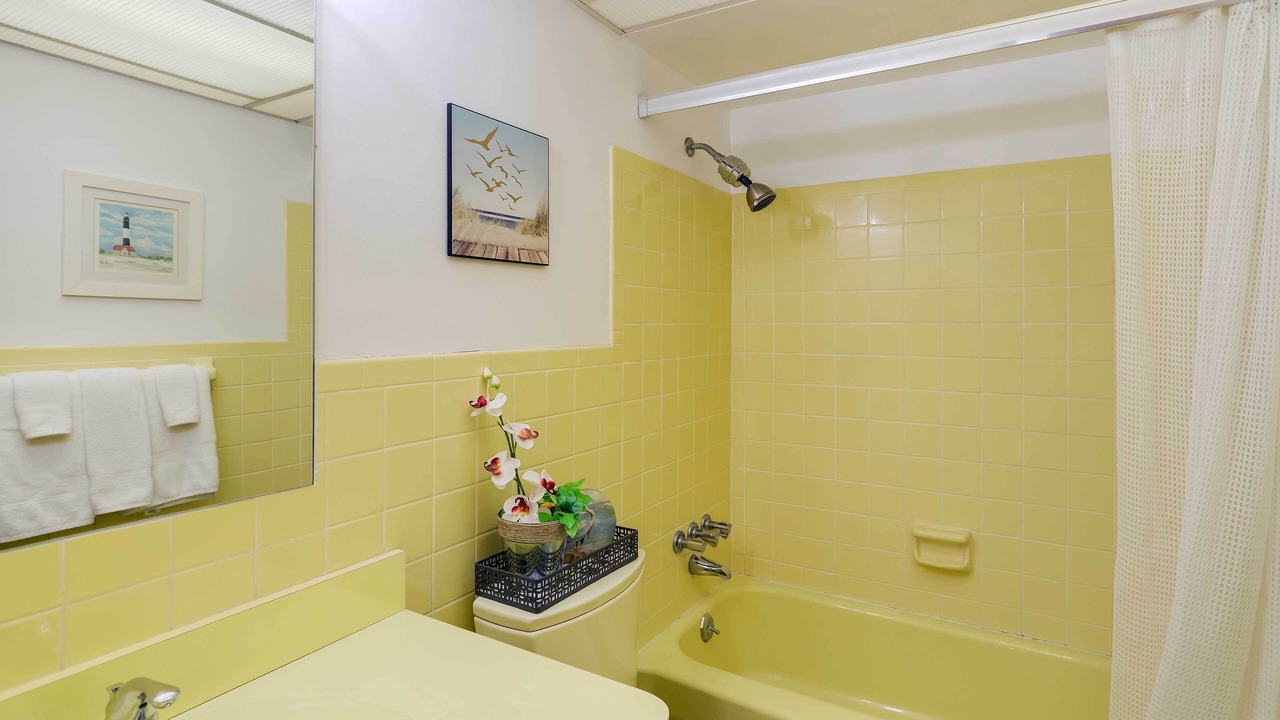 Photo of Bathroom in Catalina Isle Estates