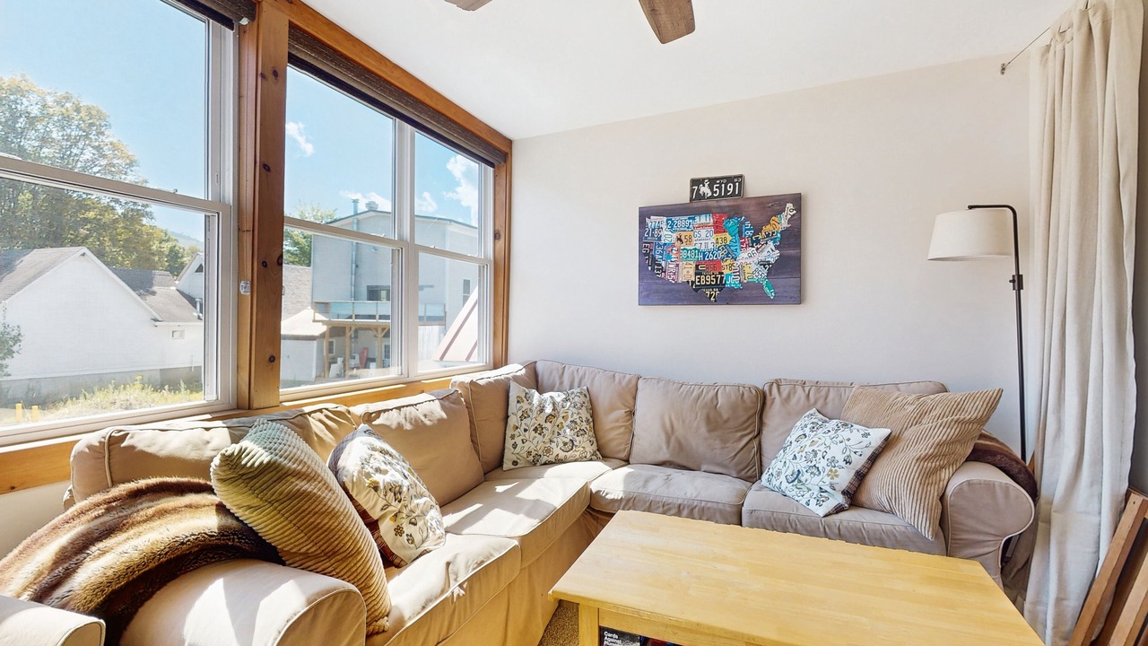Photo of Livingroom in Proctorsville