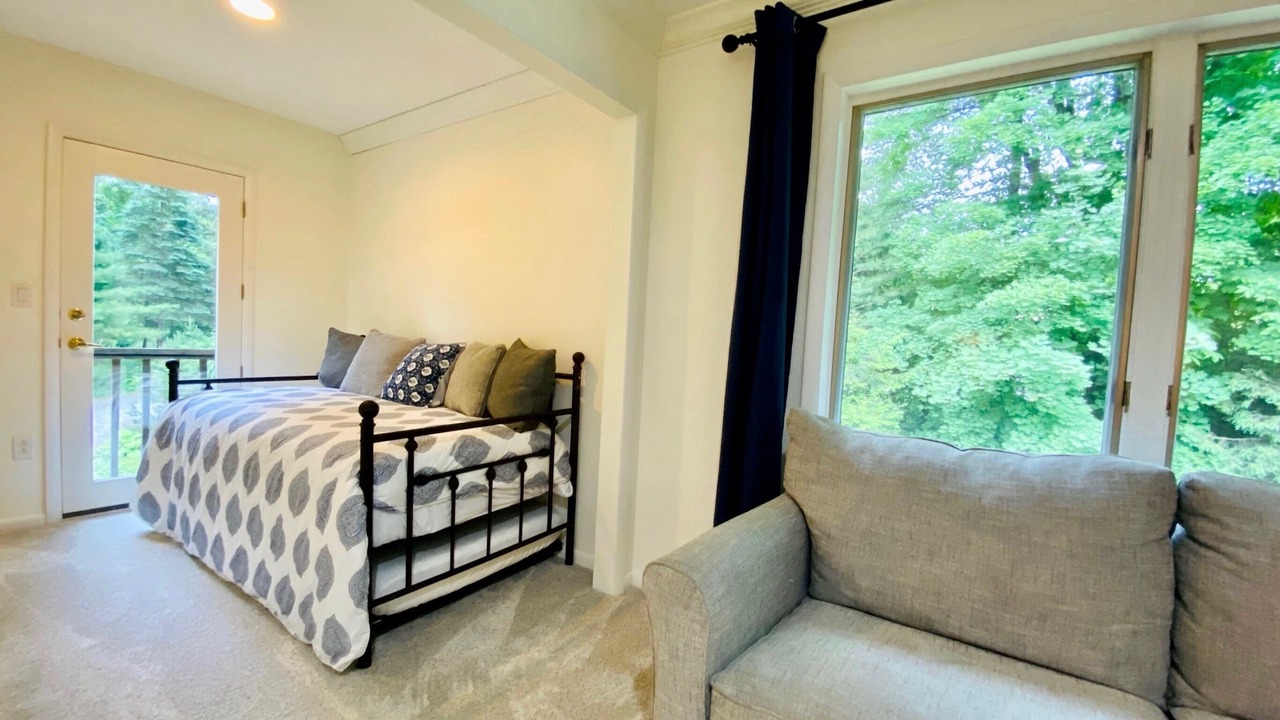 Photo of Patio Balcony in Lenox Dale
