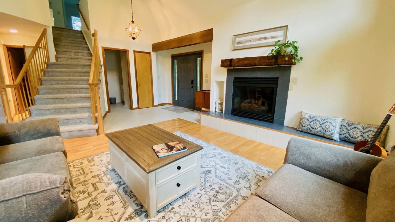 Photo of Livingroom in Lenox Dale