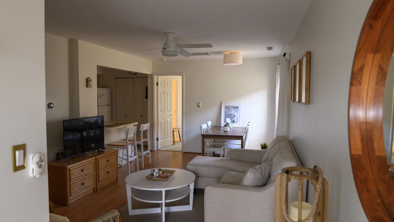 Photo of Livingroom in Caine Woods