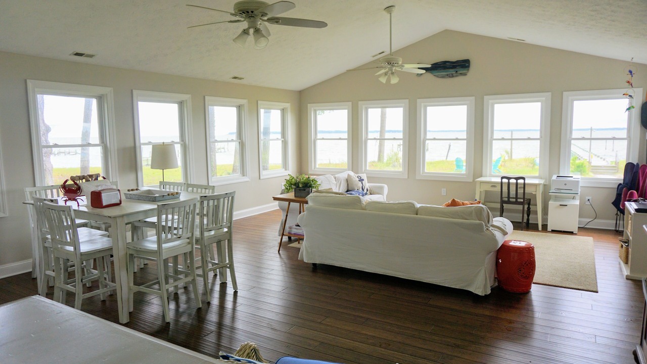 Photo of Bedroom in Deltaville