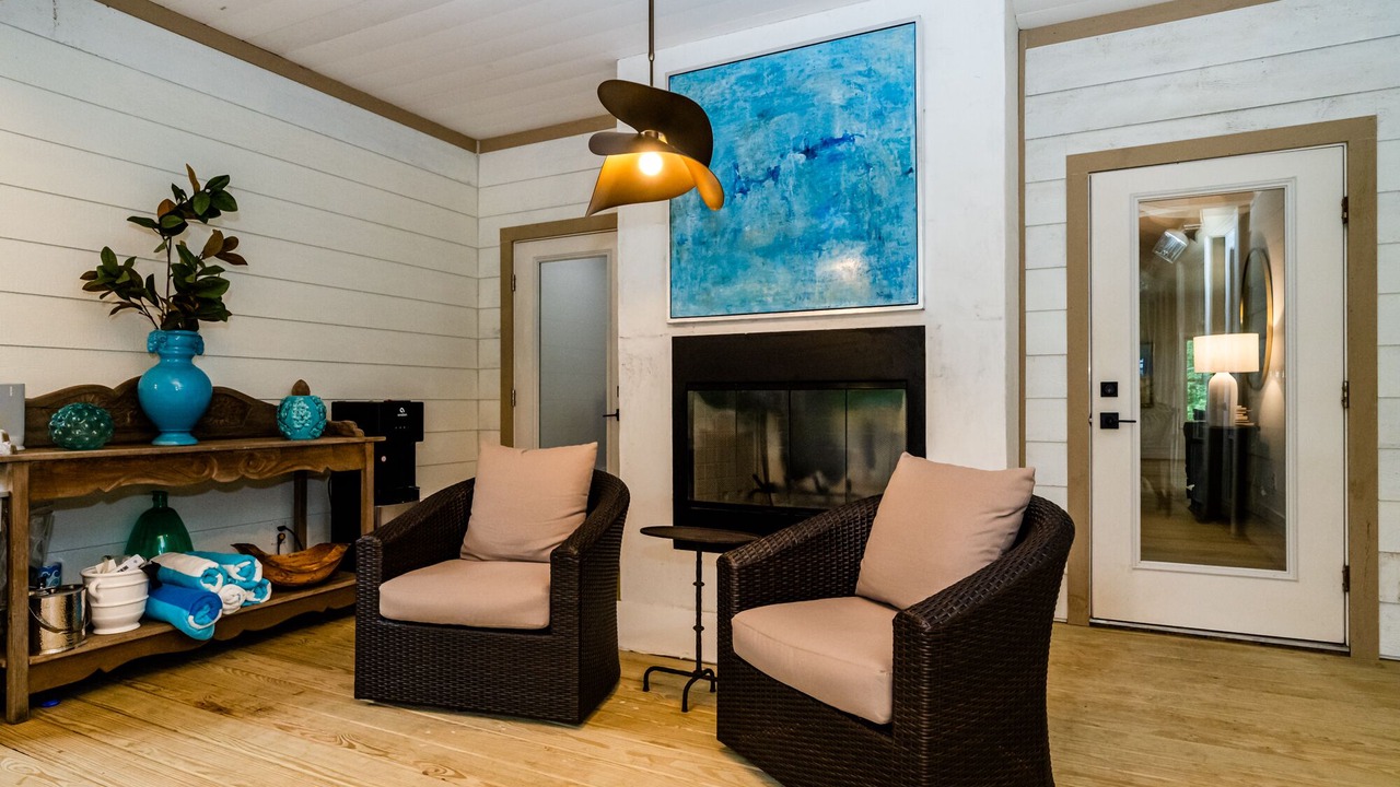 Photo of Livingroom in Grand Beach