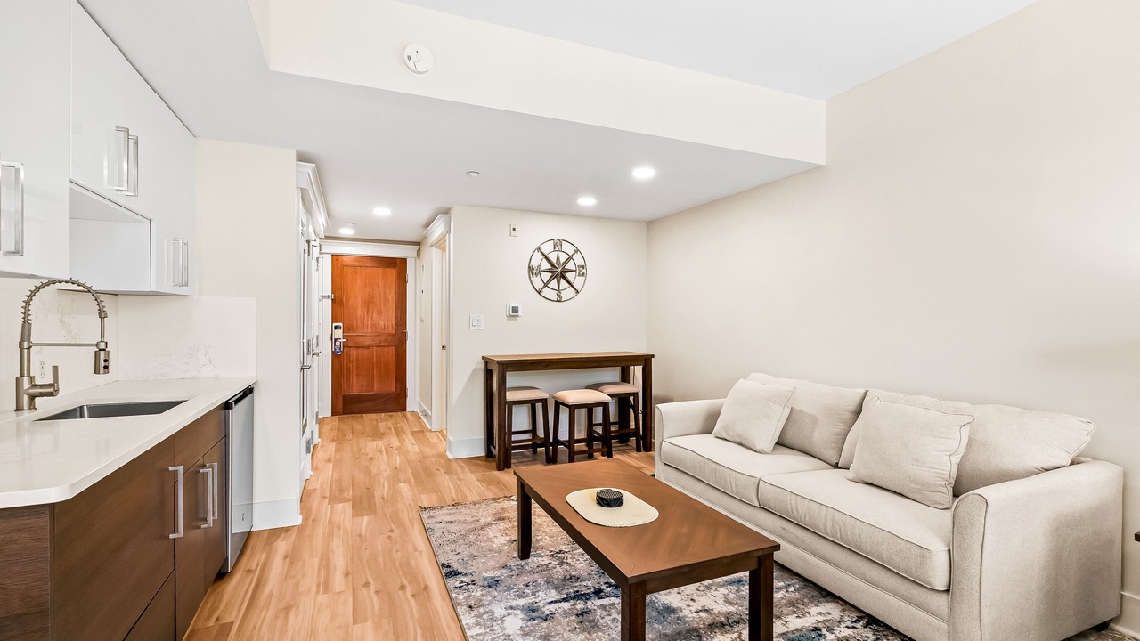 Photo of Livingroom in Baytowne Wharf