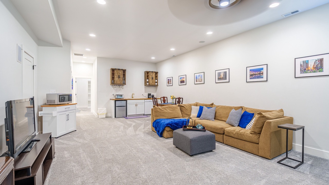 Photo of Livingroom in Fountain Square