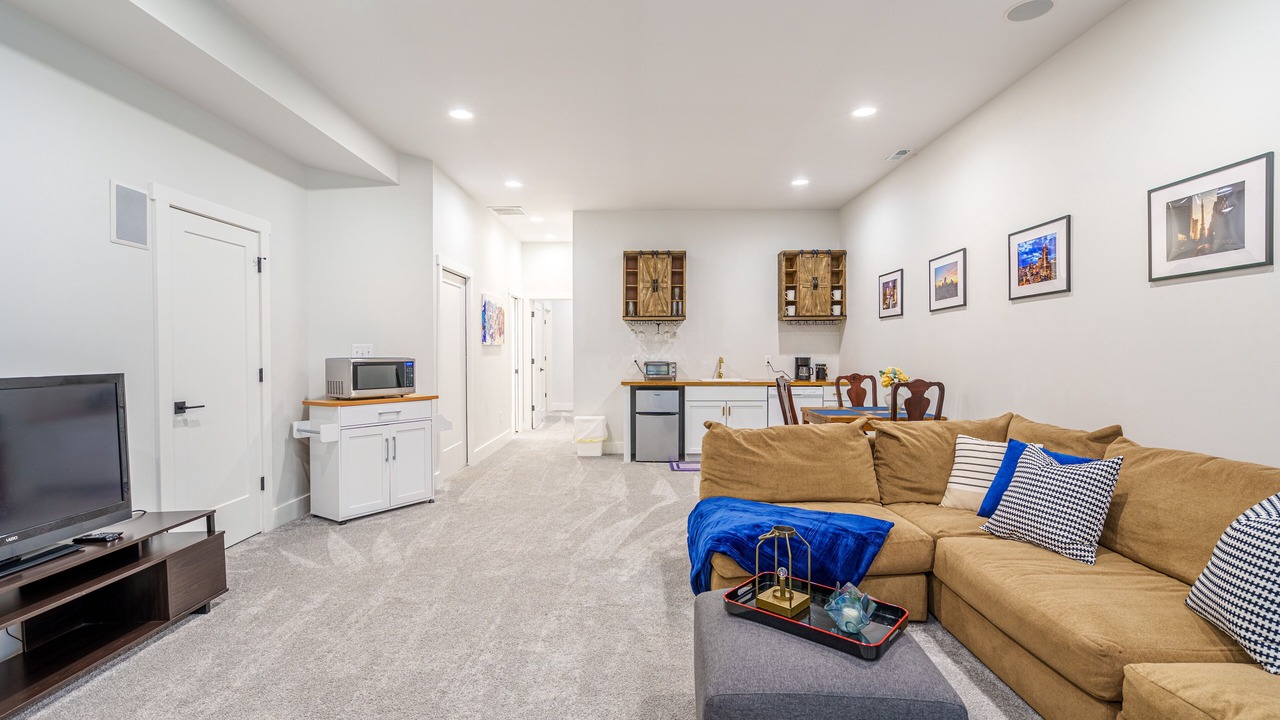 Photo of Livingroom in Fountain Square