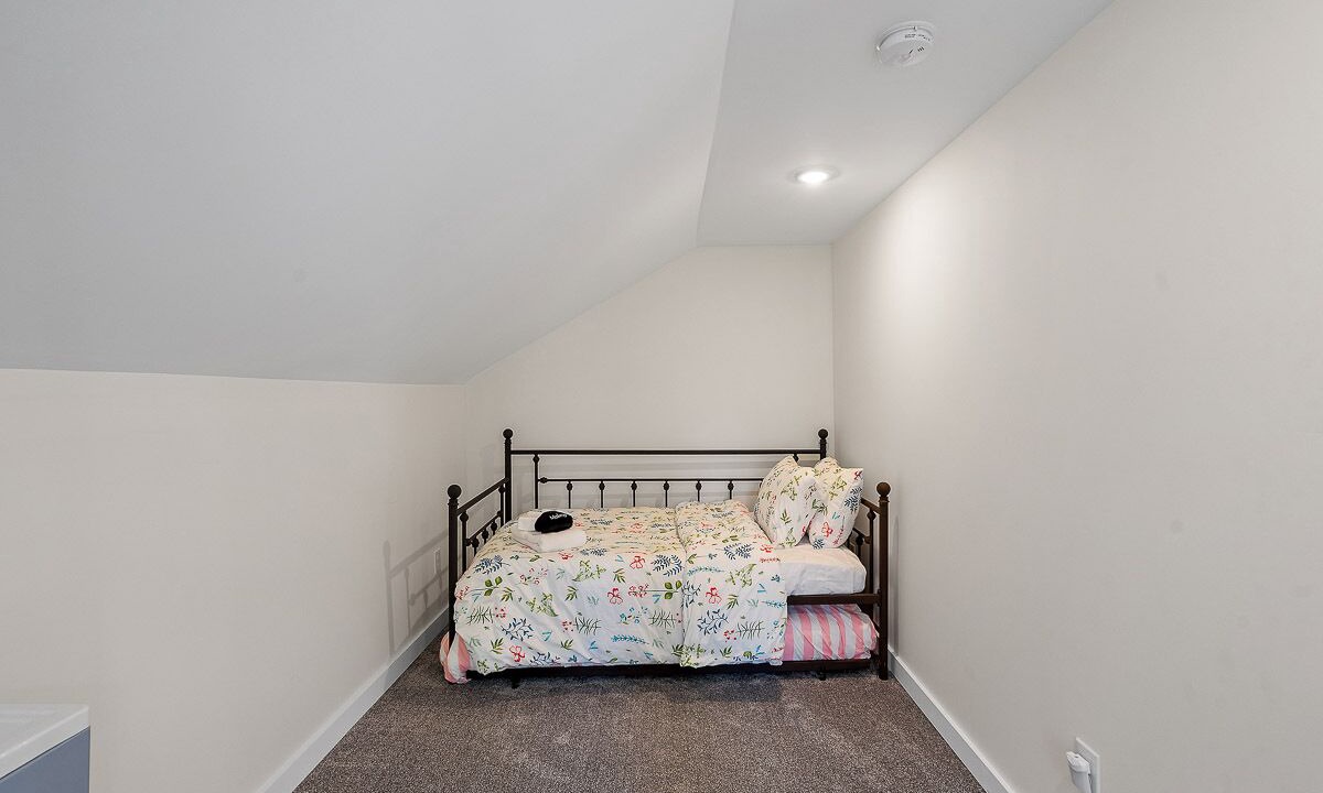 Photo of Bedroom in Glens Falls