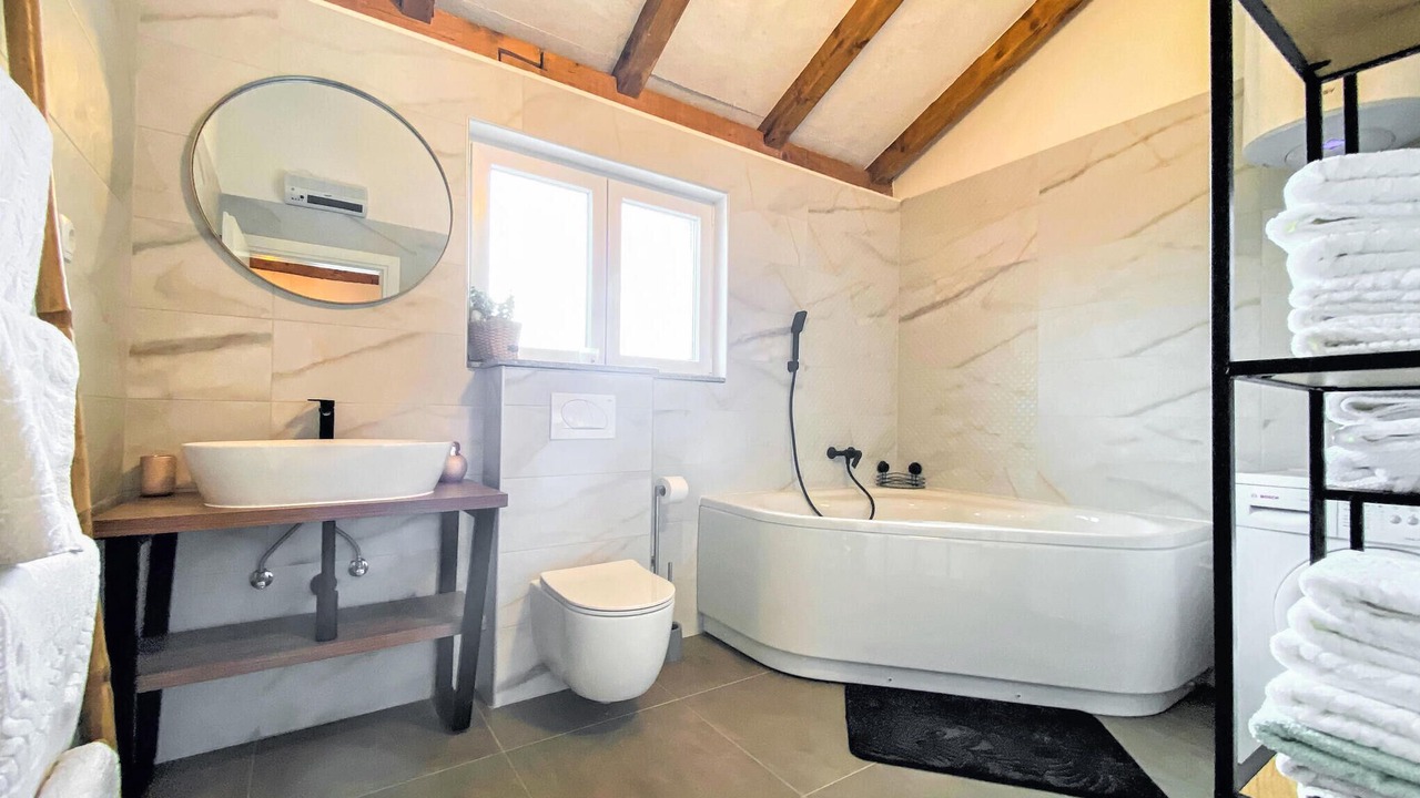 Photo of Bathroom in Cove Tri Zala (Zrnovo)