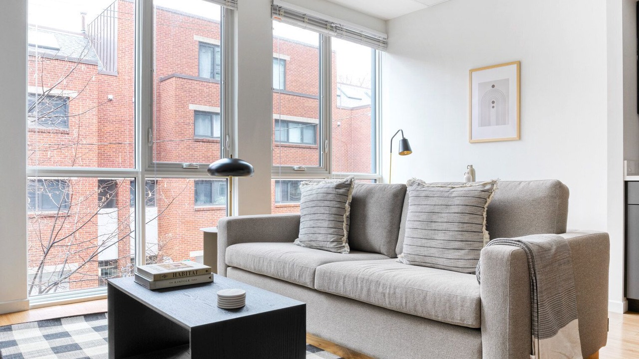 Photo of Livingroom in Allston
