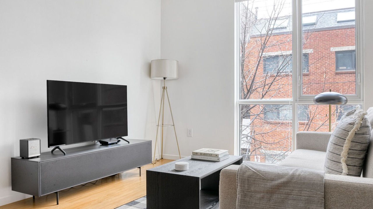 Photo of Livingroom in Allston
