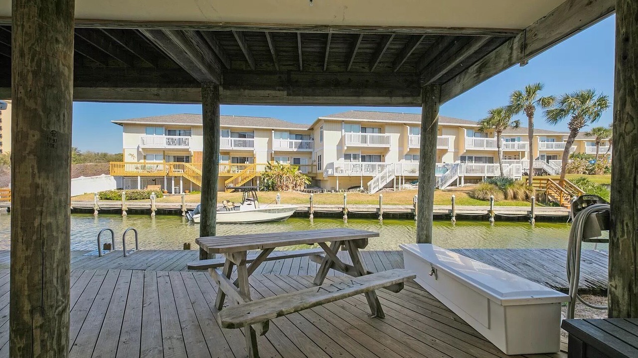 Photo of Outdoor in Holiday Isle