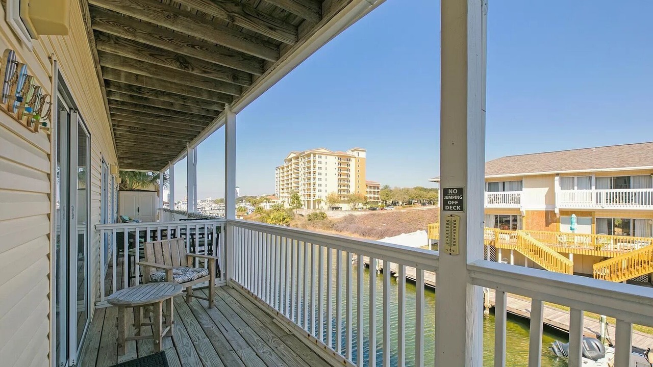 Photo of Patio Balcony in Holiday Isle