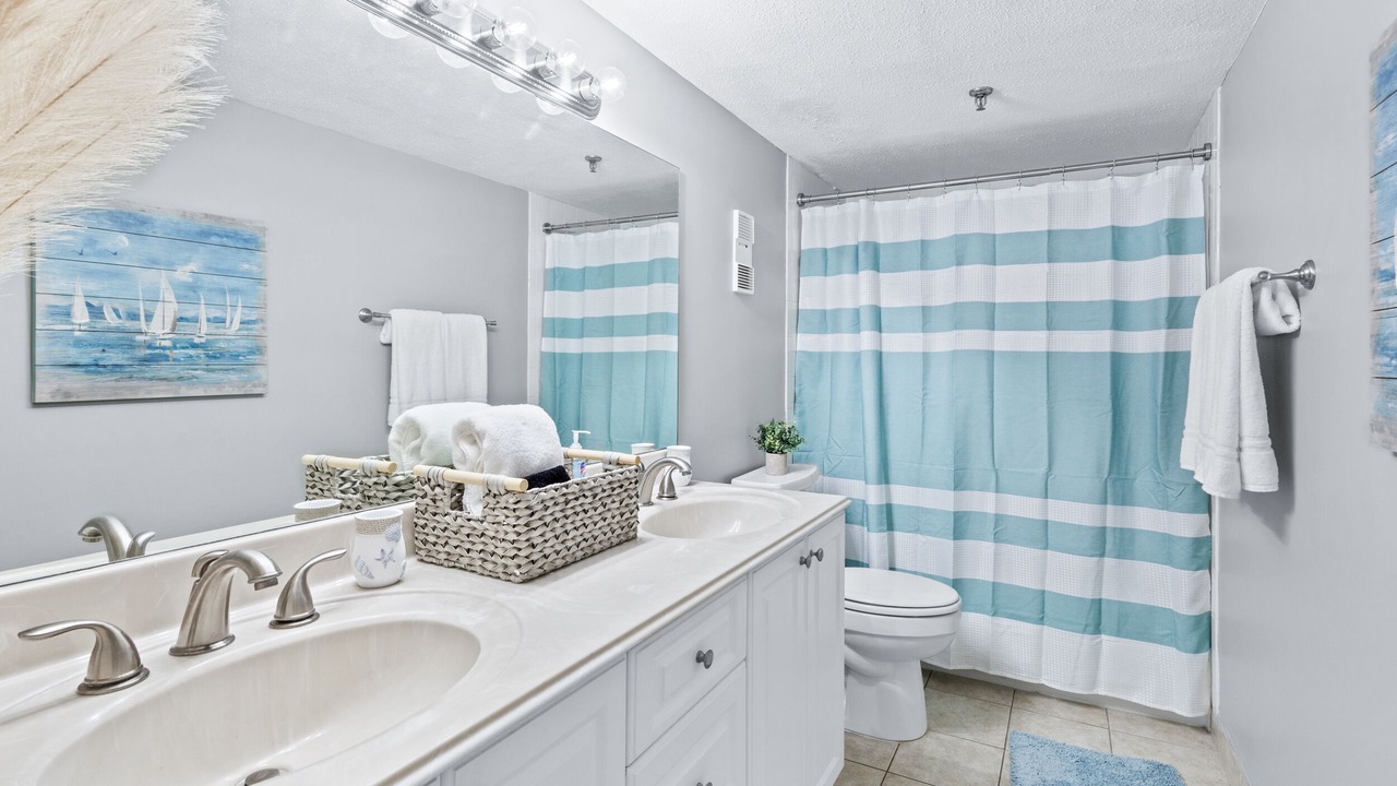Photo of Bathroom in Holiday Isle
