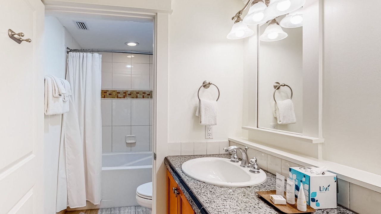 Photo of Bathroom in Baytowne Wharf