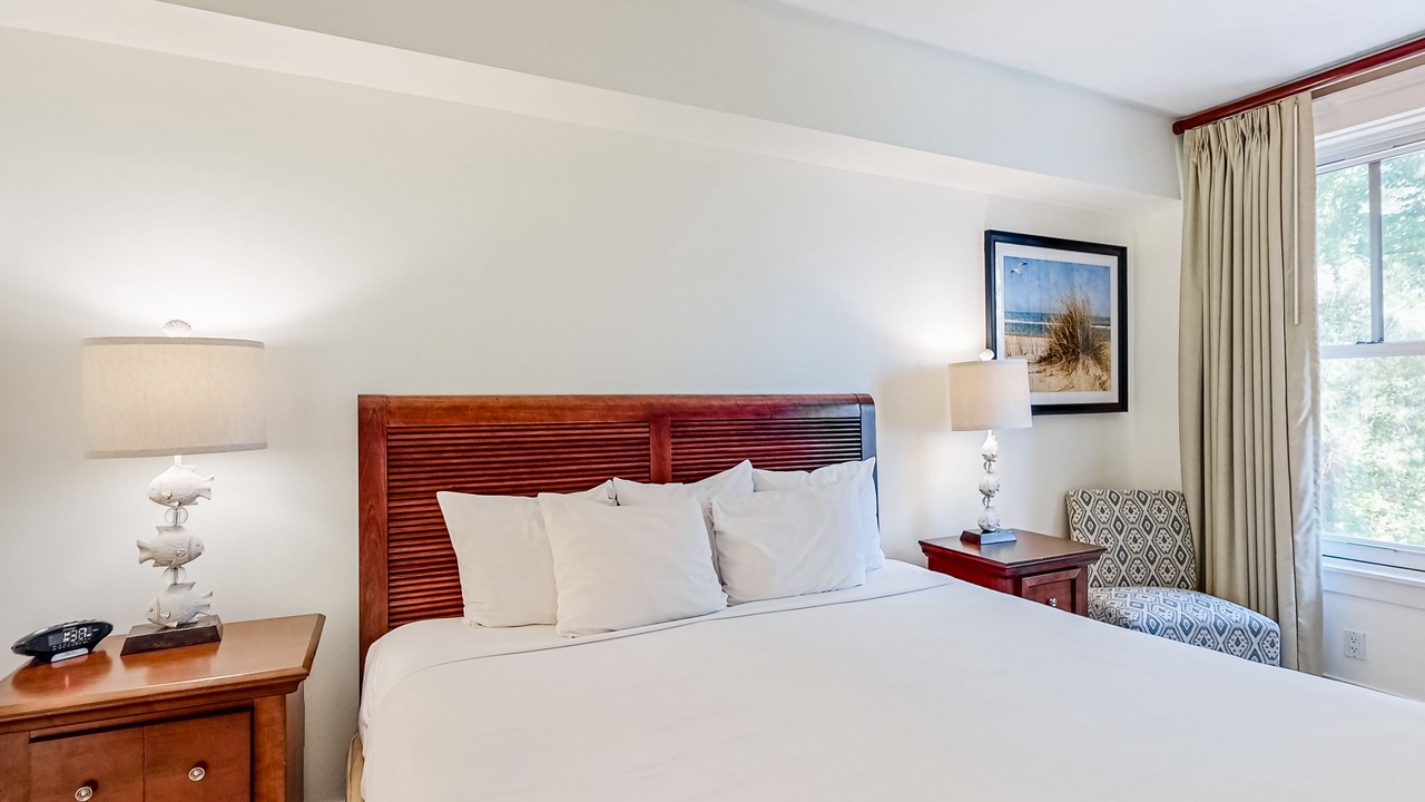 Photo of Bedroom in Baytowne Wharf